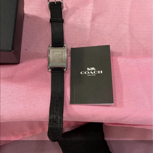 - Women’s Signature VintageCoach Watch-Authentic - Picture 5 of 6